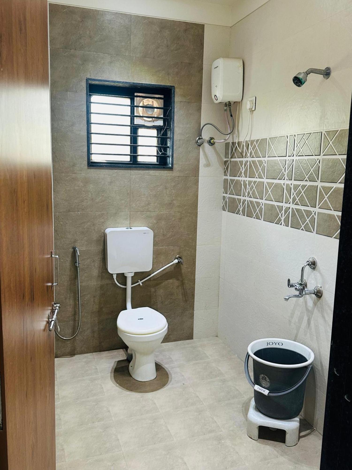Srk Farm And Resort Anjār Buitenkant foto